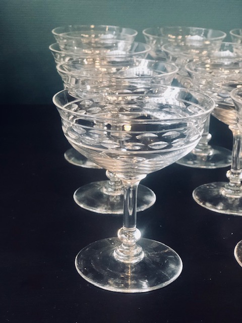 12 coupes à champagne en cristal