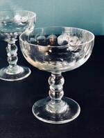 4 coupes à champagne en verre 