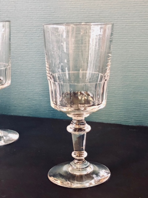 6 verres à pieds anciens