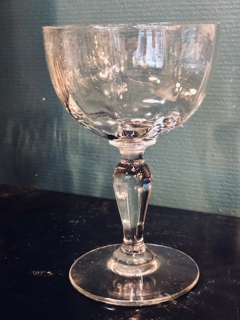 6 verres à vin pied balustre