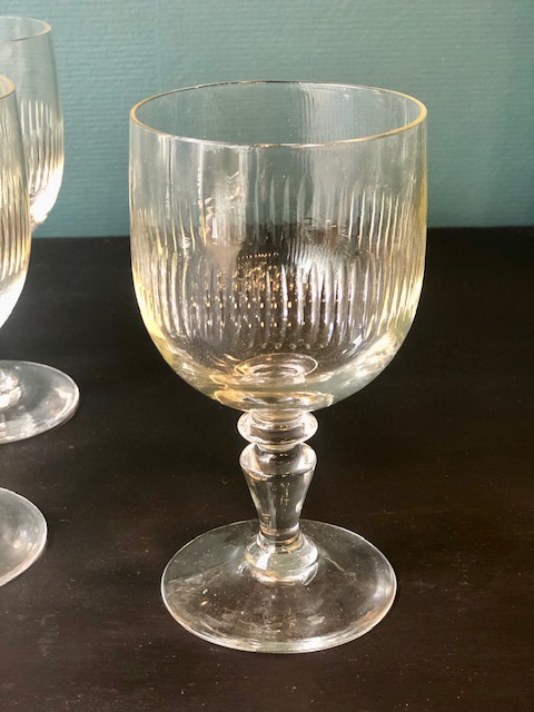 6 verres ballon ciselés à pied balustre