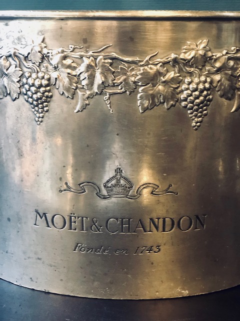 Vasque à champagne Moet et chandon en étain